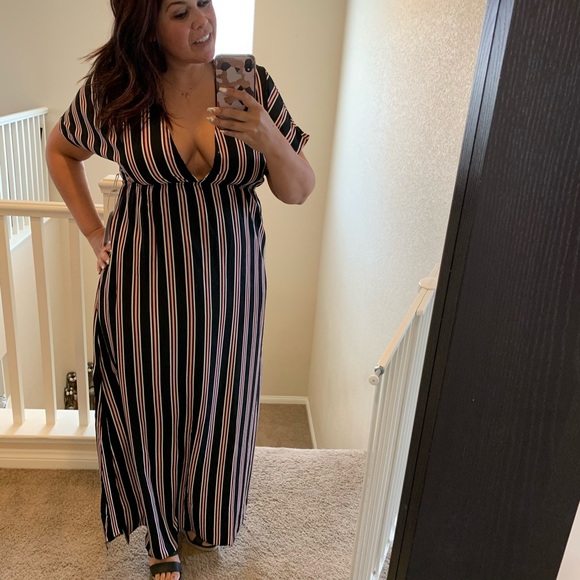 ❤️ NEW M Black and Red Striped Deep V Maxi Dress - Picture 4 of 8